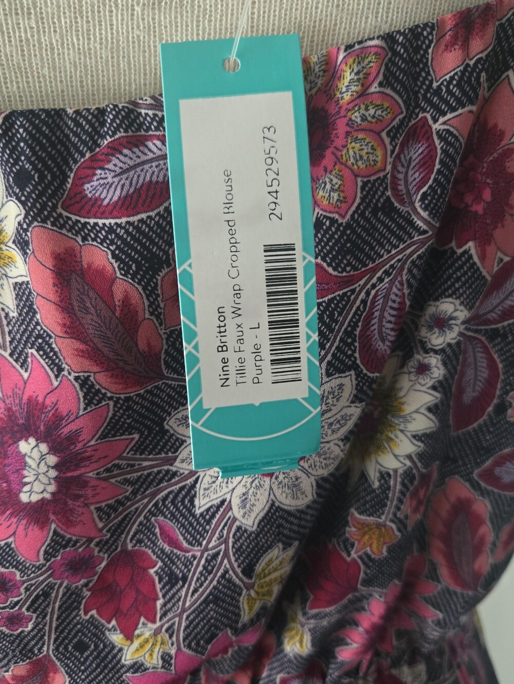 Nine Britton Floral Faux Wrap Scalloped  Peplum Cami Top NWT L - Picture 7 of 10